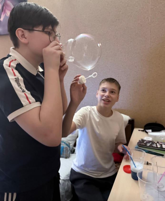 Гигантские мыльные пузыри